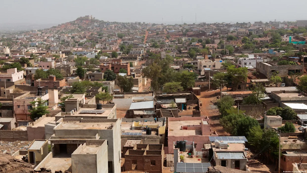 Road blockades enforced by jihadists disrupt travel to and from Bamako