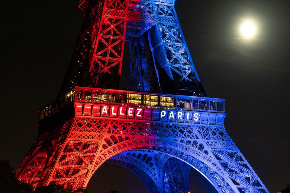 Eiffel Tower lit in PSG colors ahead of the Champions League final