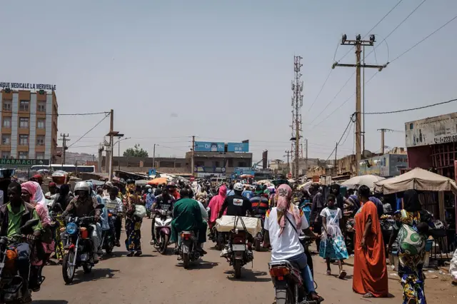 Local market scene illustrating daily life in Mali