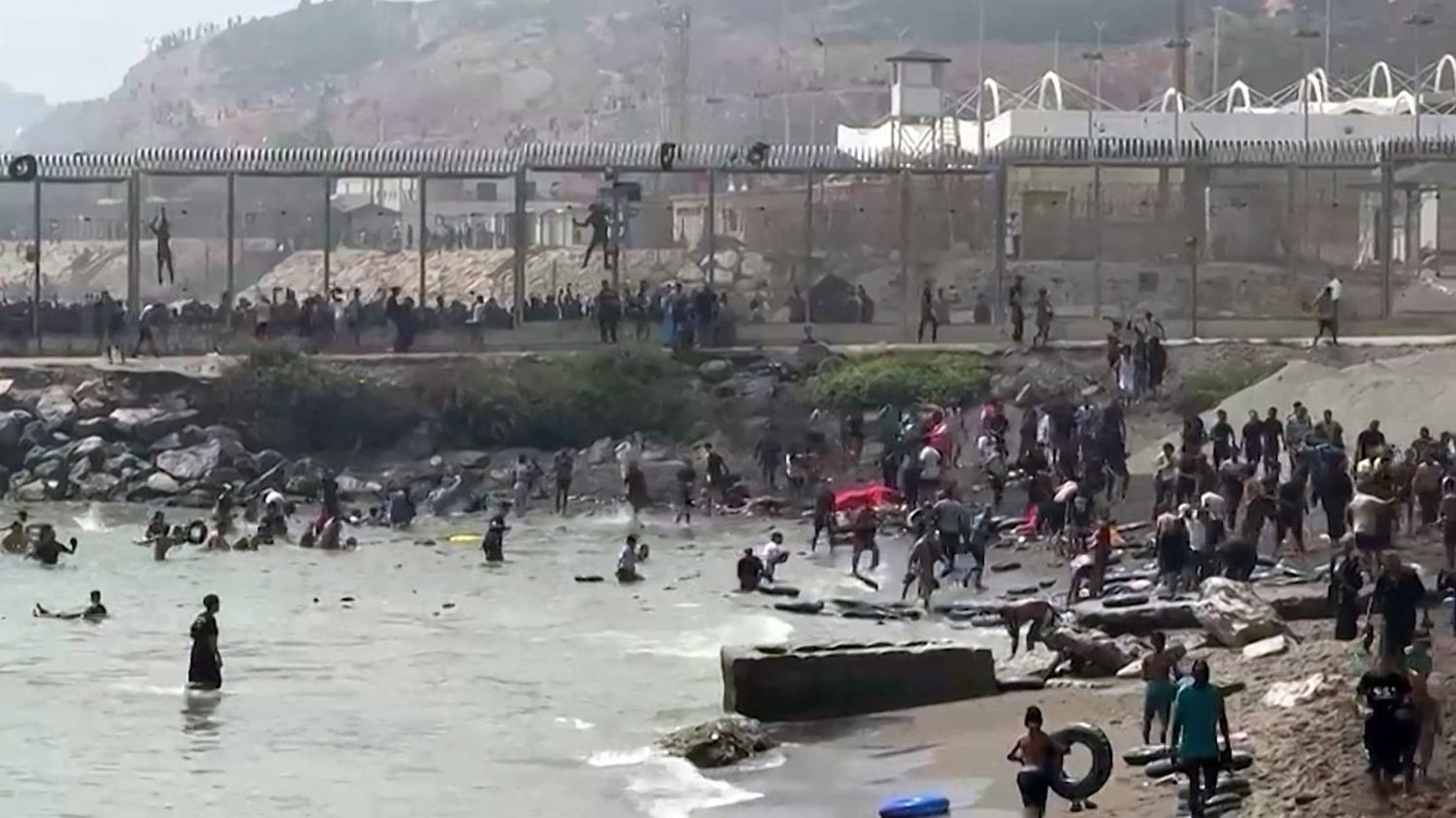Massive migrant influx at ceuta raises political pressure concerns