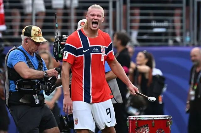 Norway's striker Erling Braut Haaland, wearing the number 09 jersey, celebrates after winning the 2026 FIFA World Cup round of 16 match between Brazil and Norway at New York/New Jersey Stadium in East Rutherford on July 5, 2026