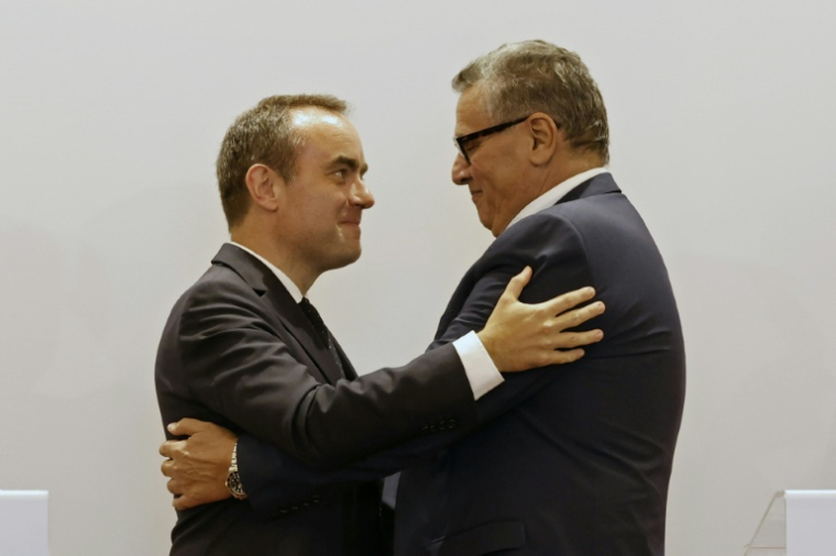 Prime Minister Lecornu and Moroccan counterpart Aziz Akhannouch embrace at the end of a press conference