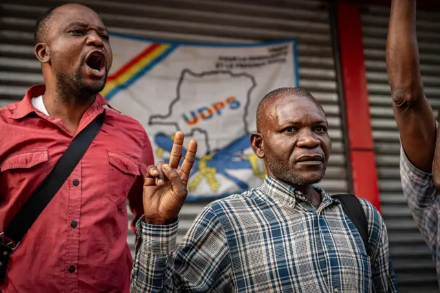 UDPS party activists chanting slogans in honor of President Félix Tshisekedi in Kinshasa