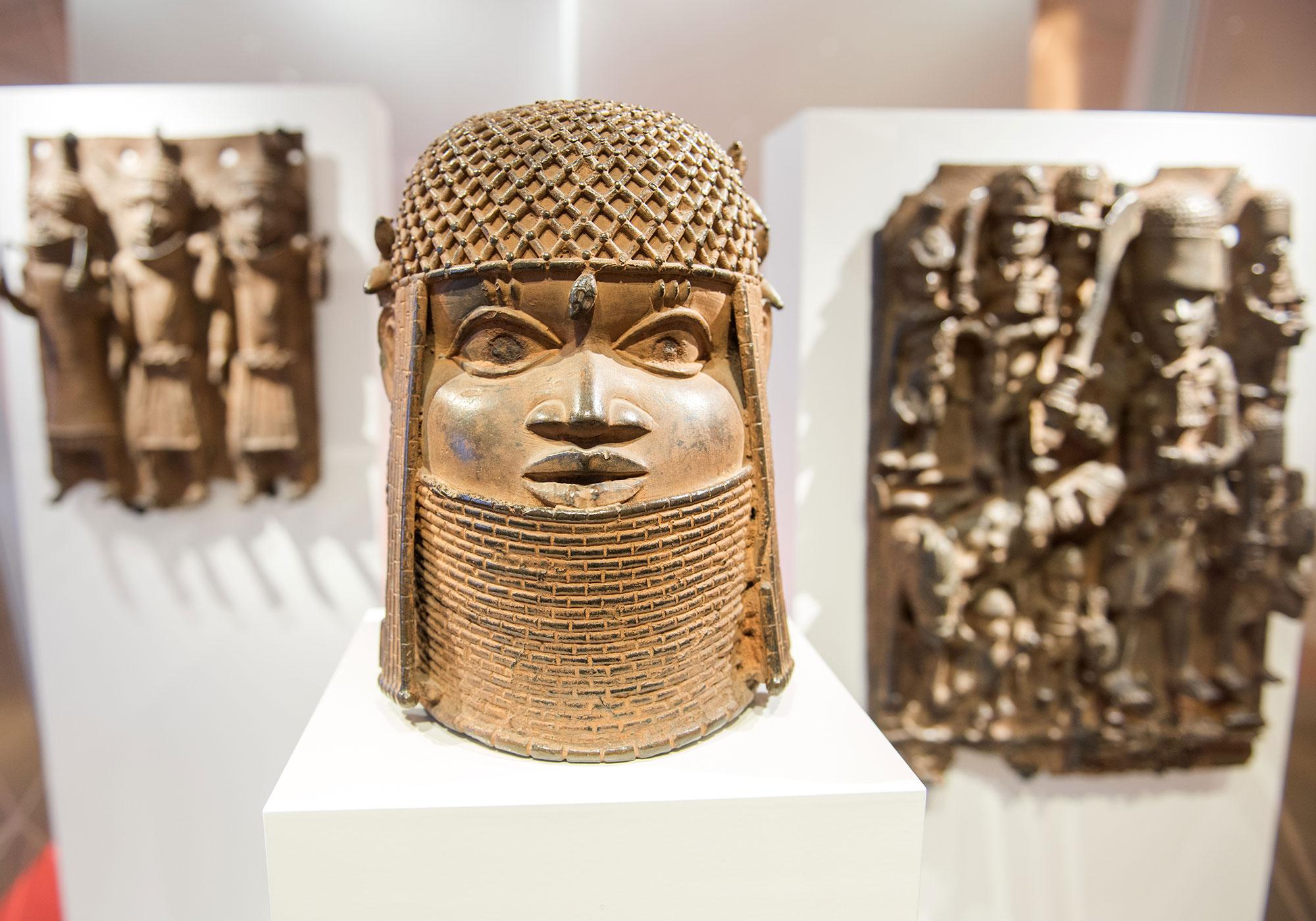 Bénin’s cultural restitution push: public debate erupts as 35 artifacts are reclaimed from France